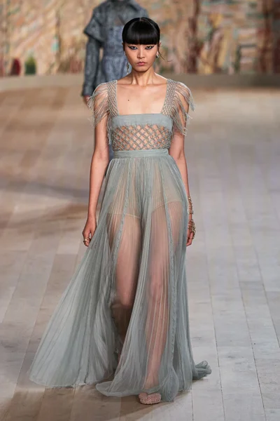 Look 49